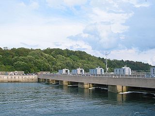 Central eléctrica maremotriz en el estuario del río Rance (Francia)